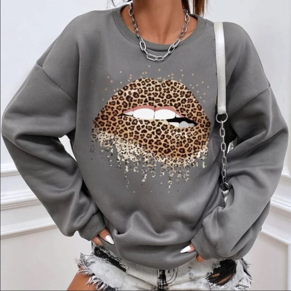 Gray leopard lips mouth sweatshirt oversized NWT SMALL MEDIUM
